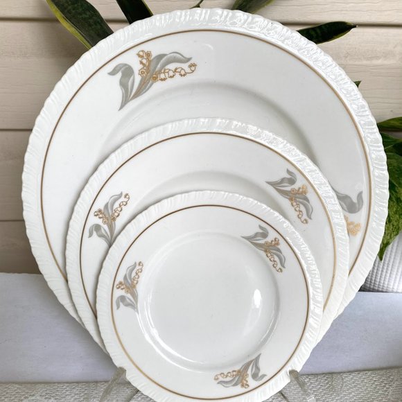 Enchantment Hanover China, Set of 3 Plate - Lily Of The Valley, Silver Leaves - Picture 1 of 5